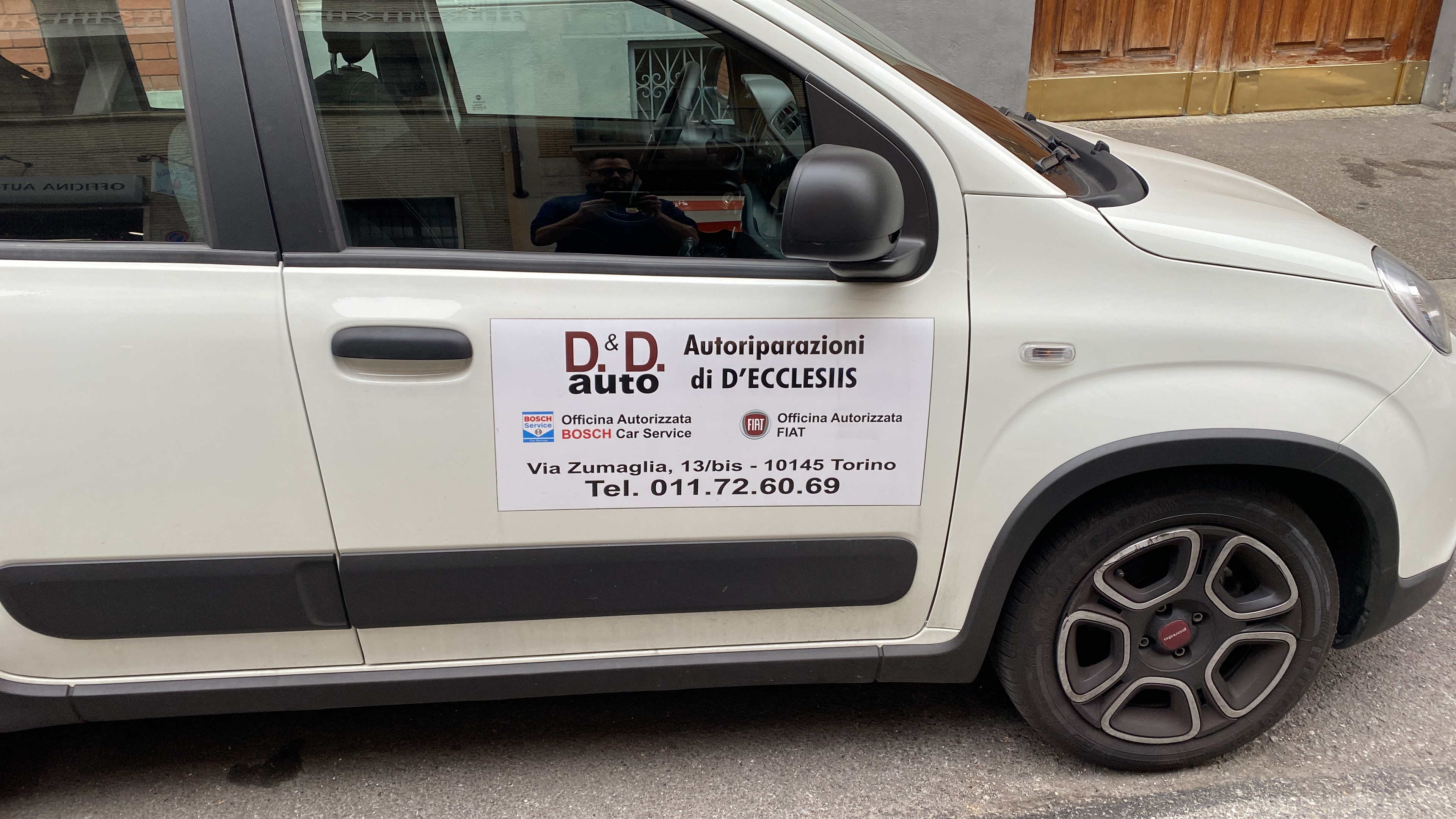 La D.& D. Auto Torino di D’ECCLESIIS mette a disposizione per i propri clienti un parco vetture sostitutive gratuite per qualsiasi tipo di intervento da effettuare 